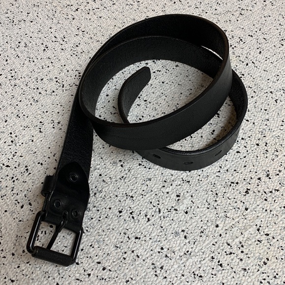 Badichi NY Madison Couture Collection Black Leather & Textured Rollbar Buckle - Picture 2 of 7